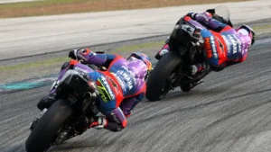 Toprak Razgatlıoğlu Jack Miller'ı Takip Ediyor