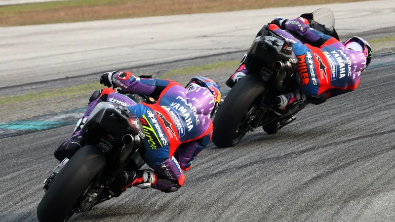 Toprak Razgatlıoğlu Jack Miller'ı Takip Ediyor